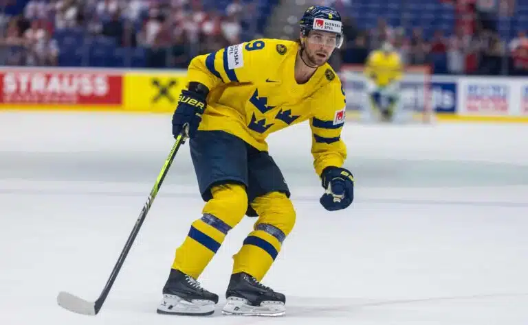 Ruotsalaisässä poskettomassa vireessä – näin tähtihyökkääjä valmistautuu olympialaisiin