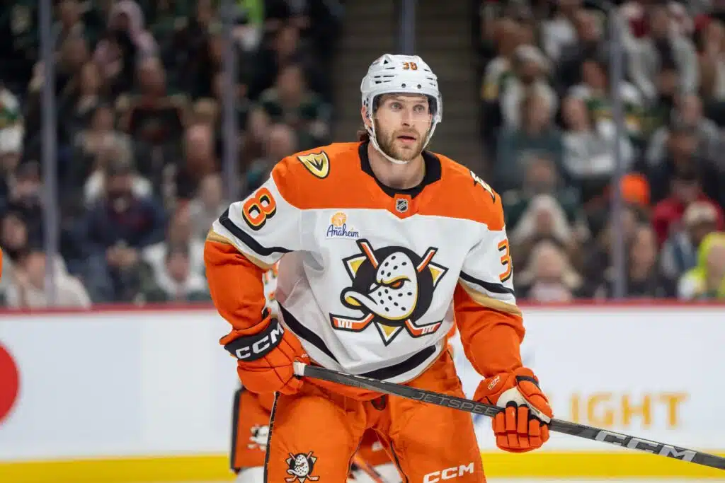 Olympiahaaveille jättimäinen kolaus – NHL-tähti kärsii ikävästä vammasta