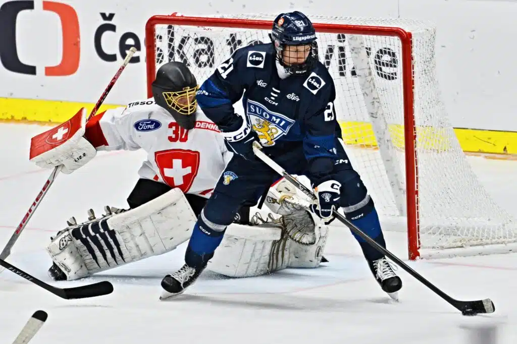 Pikkuleijonien superlupaus dominoi – ällistyttävä alku