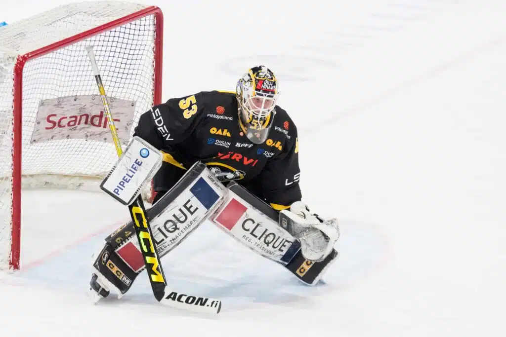 Suomalaismaalivahti paljastaa odottamattoman käänteen – tämä jätti ikävän maun