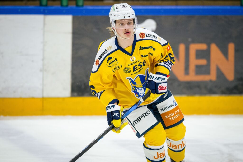 Yllätyshaaste rapakon takana – suomalaishyökkäjä vaihtaa maisemaa