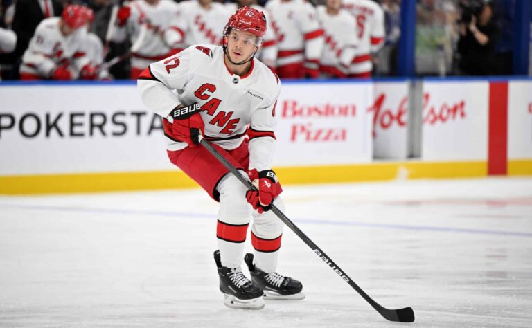 Jesperi Kotkaniemi väläytti – Carolina uskomattomassa putkessa