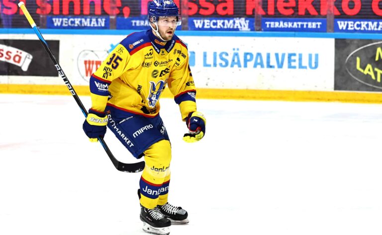 Maajoukkuehyökkääjä päätyi kovaan ratkaisuun – nämä sanat jäivät kaikumaan