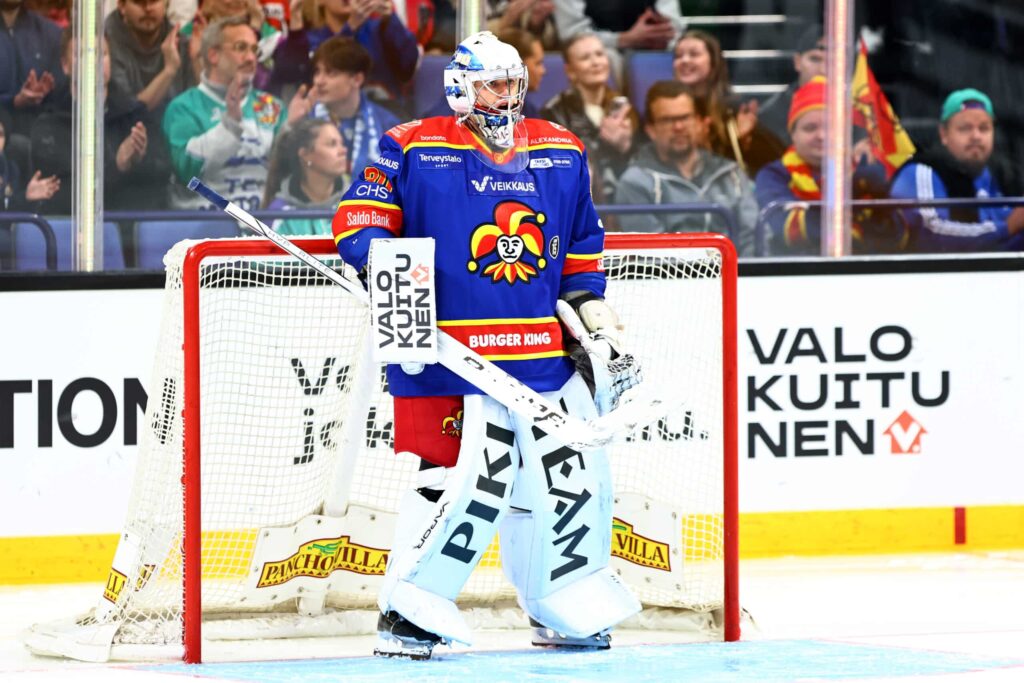 Jokeri-vahvistus vakuutti heti – tähti löi mustaa valkoiselle