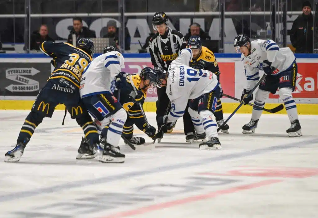 Johto joutui uhkausten kohteeksi – pelaajilta tuli välitön viesti