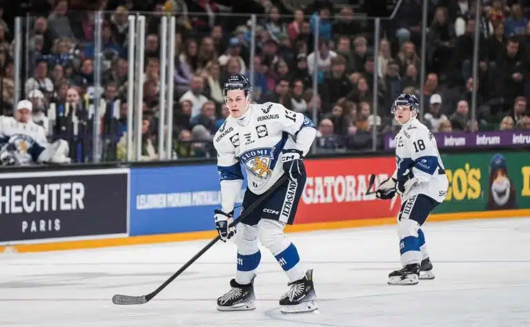 Kolme Leijonaa ylitse muiden – Sveitsi nykyään suomalaisten valtakuntaa