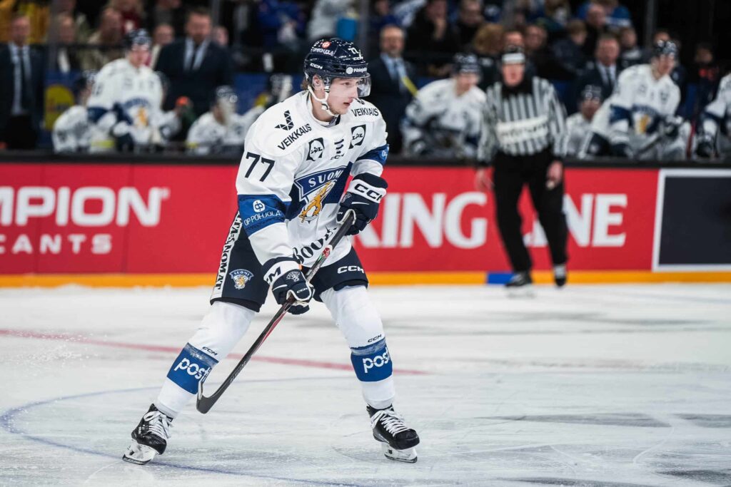 Leijonien uuden tähden täysin poikkeuksellinen laukaus hämmästyttää jopa päävalmentajaa – ”Tuolla harjoituksissa kun sitä katsoo”