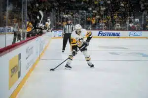 Pökerryttävä arvio supertähden kohtalosta – NHL-toimittaja veti kanin hatusta