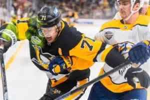 NHL:n venäläistähti sekosi – silmitön viikateisku tallentui kameroihin