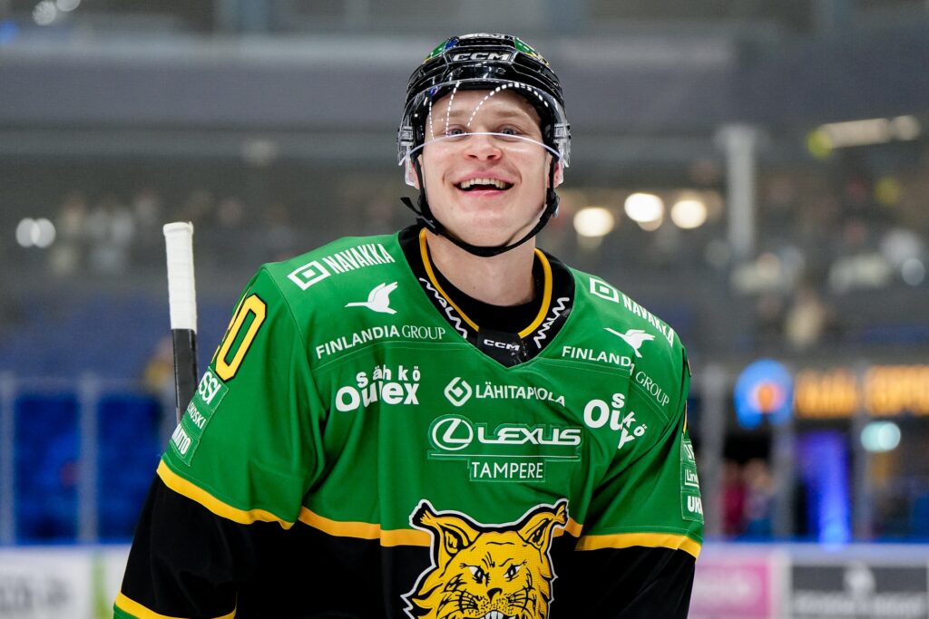 Nuorten Leijonien maailmanmestari mahdollisesta paluusta kotikaupunkiin: ”Ei pidä ikinä sanoa ei”