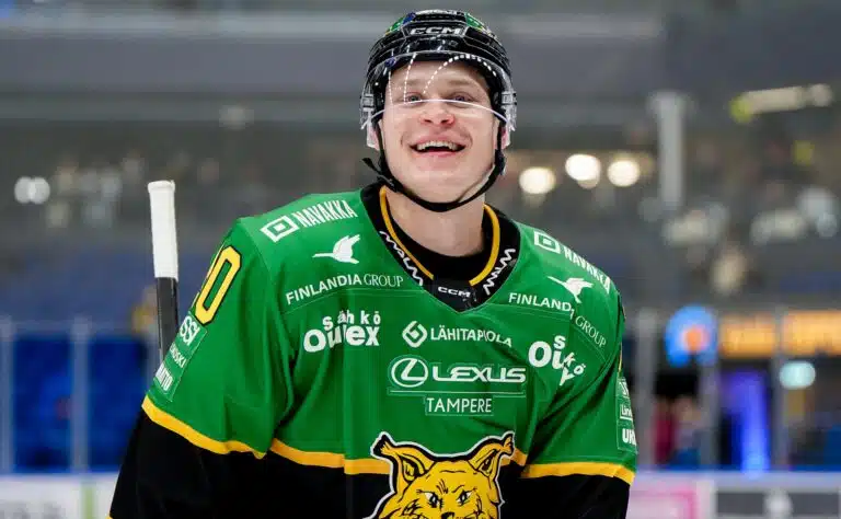 Nuorten Leijonien maailmanmestari mahdollisesta paluusta kotikaupunkiin: ”Ei pidä ikinä sanoa ei”