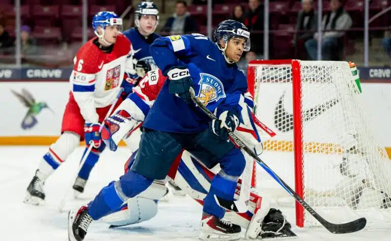 Nuorten Leijonien tähtihyökkääjä kohtaa uuden haasteen – tämä voi muuttaa kaiken