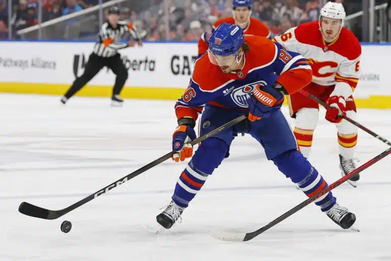 Tshekkitähti sai väistyä – NHL-unelma roskakoriin?