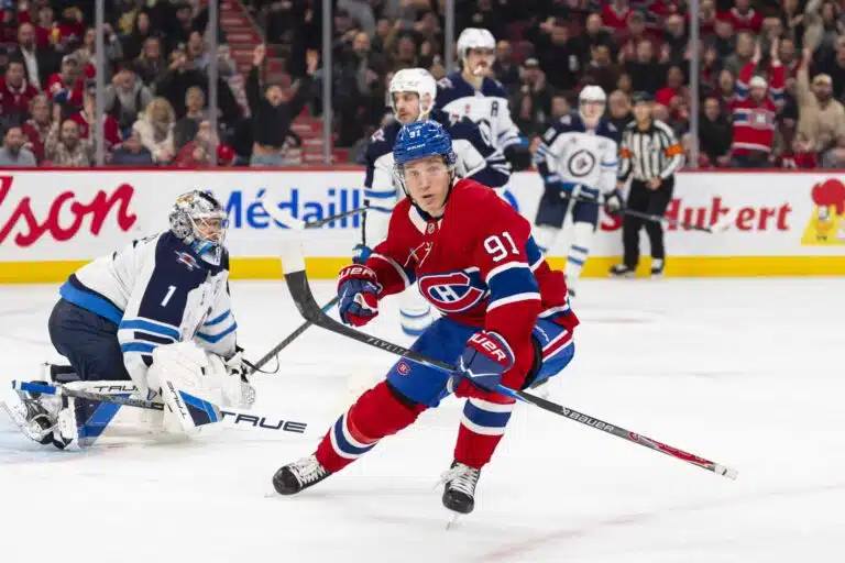 Leijona-tähti nousi NHL-tilastokärkeen – Montrealissa tapahtui harvinainen temppu