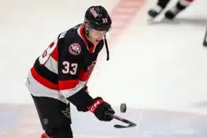 Suomalainen yllättäjä mukaan NHL:n pudotuspeleihin – kukaan ei olisi uskonut