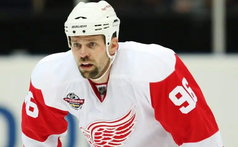 Ruotsalainen jääkiekkolegenda palaa penkin taakse – nyt seura odottaa ihmettä