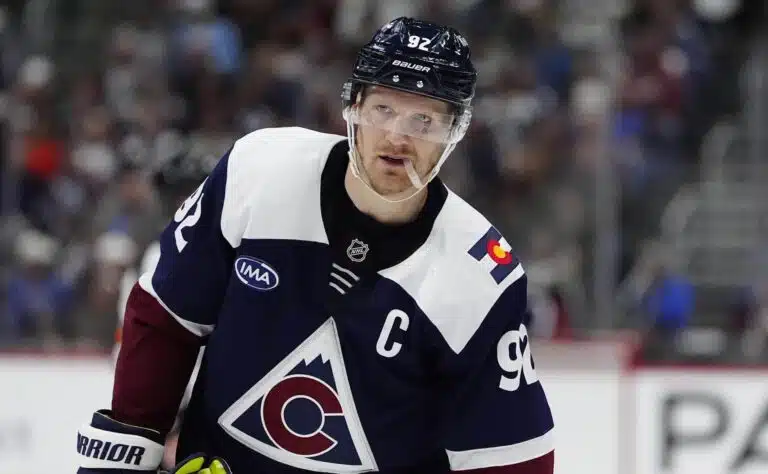 Tre Kronorin huoli kasvaa – supertähden tilanteesta tihkui lisätietoa