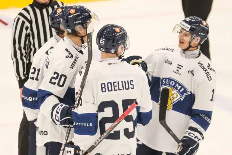Suomen voitto sai Kanadan villiintymään – terävä piikki USA:lle