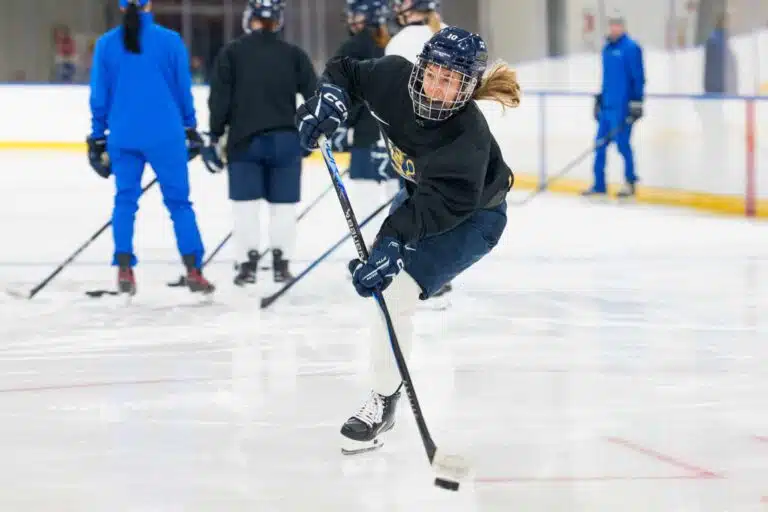 Naisleijonien Elisa Holopainen kommentoi kohuttua Milanon jäätä