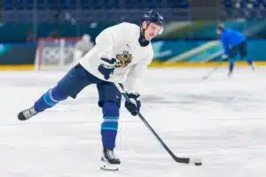Suomalaisnimi nousi kuumaksi puheenaiheeksi – usea NHL-jätti seuraa tilannetta tarkasti