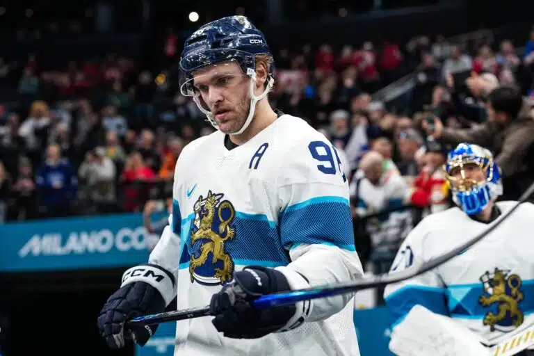 Leijonakuningas Mikko Rantanen tiputti leuat – latoi nyt kylmäävää tekstiä Dallasista