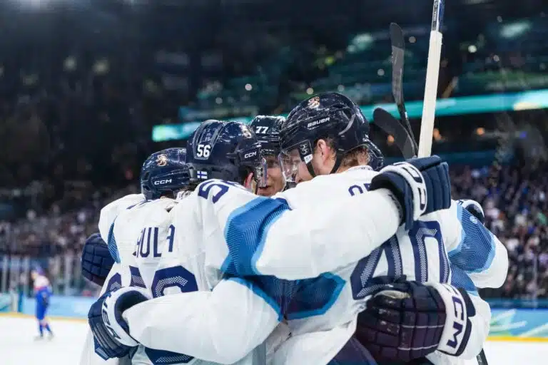 Leijonat saapuvat kotiyleisön eteen – osa putoaa nyt jo kyydistä
