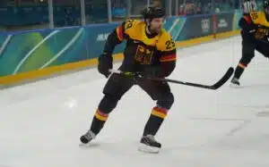 Isä ohitettiin olympiajäillä – supertähti kirjoitti saksalaista kiekkohistoriaa