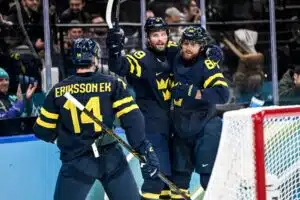 Voittoputki ei riittänyt – nyt Tre Kronor tekee kovat ratkaisut