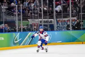 Yhdysvaltain olympiasankari säväytti – takoi käsittämättömät tehot NHL:ssä