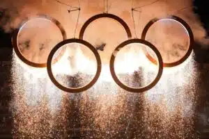 Kiistelty sääntö jakaa mielipiteet – kiekkopomo tyrmäsi muutoksen