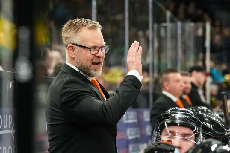 Leijona-valmentaja myönsi karun totuuden Liiga-seurasta – menestys painaa 0 grammaa