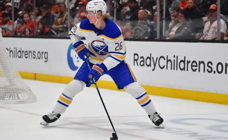 Ruotsin NHL-tähti koki vaikean vuoden – nyt Sabres teki koskettavan eleen, joka pysäytti areenan