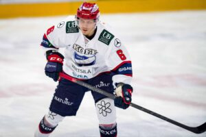 Suomalaispuolustaja ulos SHL-seurasta – edessä paluu Liigaan?