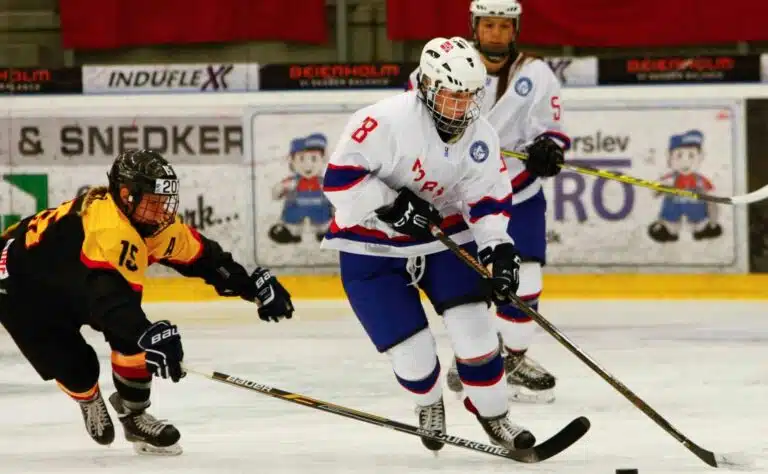 Törkyhuudot ylittivät rajan – tv-asiantuntijaan kohdistunut käytös pakotti kovaan ratkaisuun