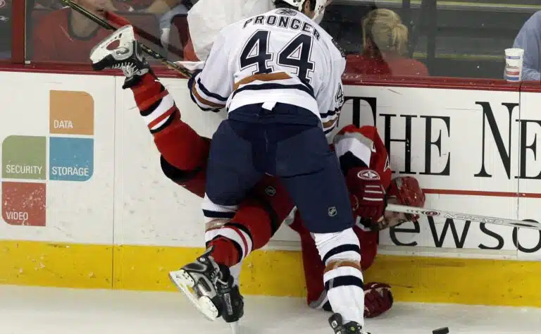 Allekirjoitti NHL-sopimuksen kännissä – nyt tuli vastaus, joka ei siloittele mitään