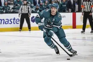 20-vuotias NHL-tähti teki historiaa – EA Sports julkisti odotetun valinnan