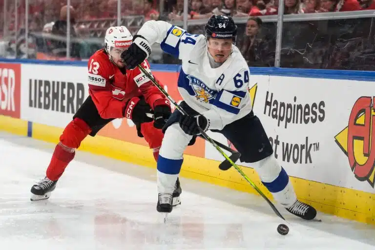 Yksi asia pysäytti kesken kultajuhlien – Mikael Granlundilta ele, jota moni ei odottanut