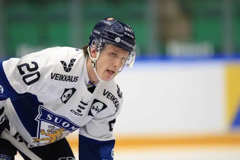 Leijonat vahvassa putkessa – pukukopista tuli suora viesti hehkutukselle