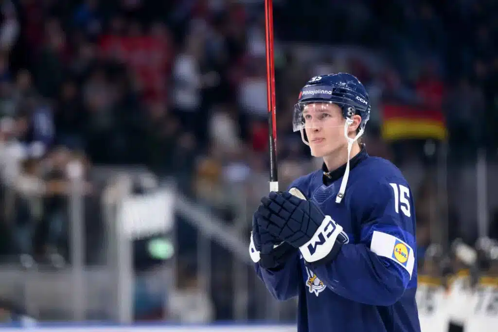 Kultaleijona Anton Lundell kylmäävän kauppahuhun kohteena – siirtymässä Teemu Selänteen maille