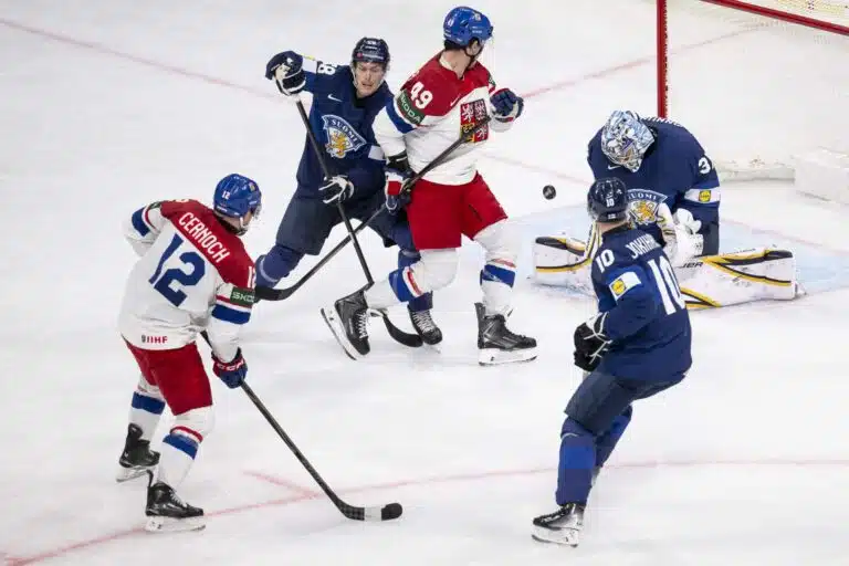 Leijonien välieräpaikka herätti isot tunteet – Urho Vaakanainen antoi suunsa käydä