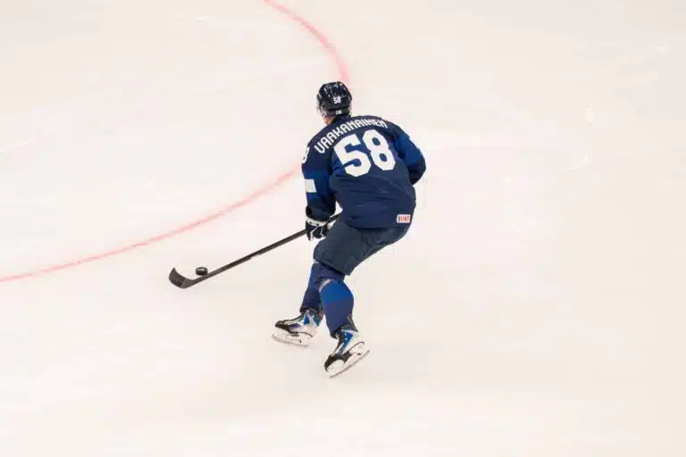 Yksi huoli varjostaa Leijonien lentoa – tumma pilvi ilmestyi Antti Pennasen taivaalle