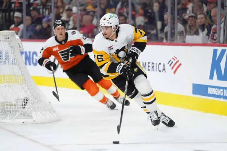 Yhdysvaltain maajoukkueessa on poikkeuksellinen MM-pelaaja – hän ei ole kuin suomalaiset NHL-tähdet