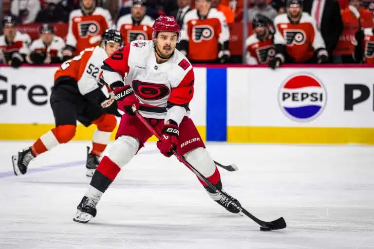 Stanley Cup -mestari Sebastian Aho jäi sanattomaksi: ”Tuntuu pirun hyvältä”