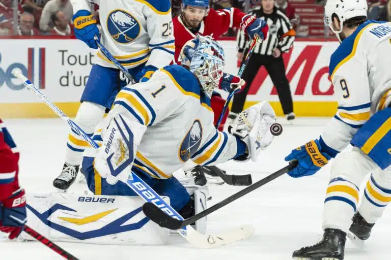 Suomalaisvahti säkenöi NHL:ssä – ja sai studion täysin sekaisin