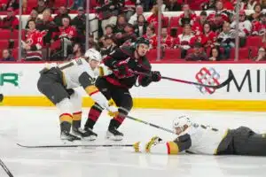 Carolina reagoi kesken kaiken – Sebastian Aho kommentoi herätystä Ylelle