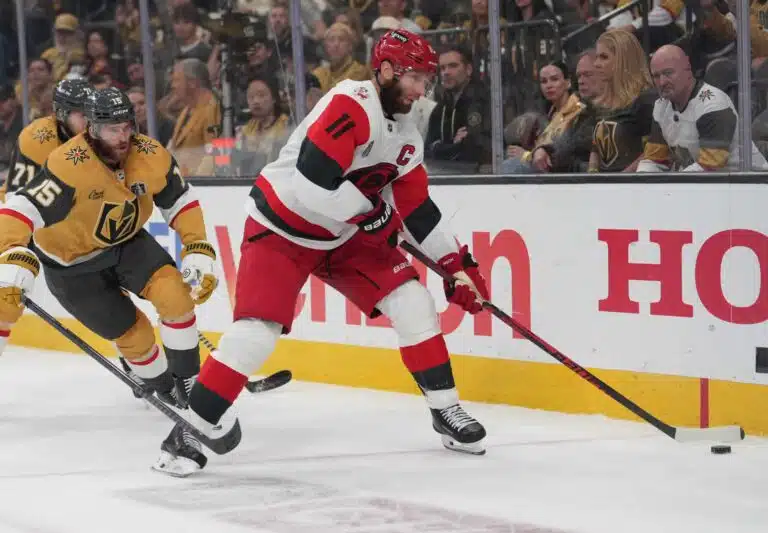 Vegas näki saman painajaisen taas – nyt syntyi myös pala NHL-historiaa