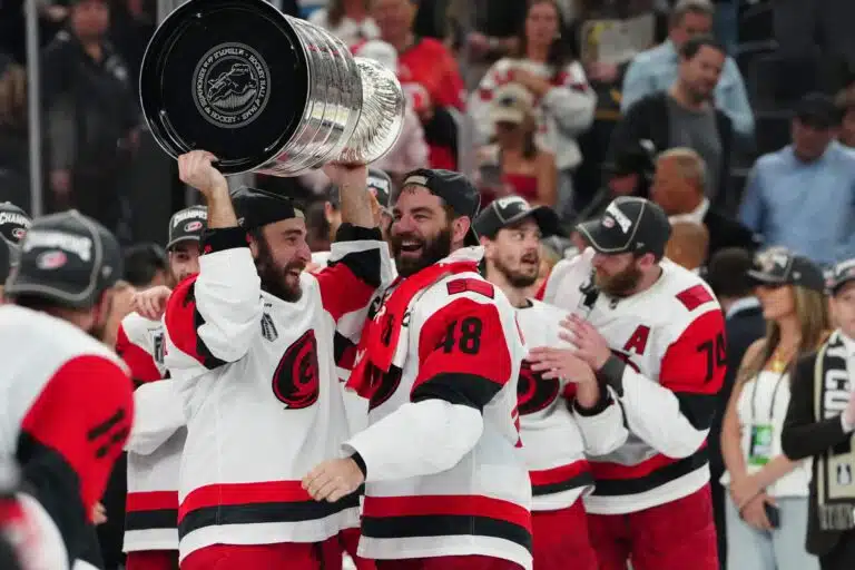 Sebastian Ahon mestaruus sai ikävän käänteen – NHL-legenda tyrmistyi