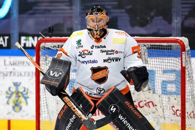 Liigan finaalivahti vaihtaa maisemaa – saksalaisseura nappasi NHL-varauksen