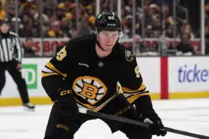 Fraser Minten, Boston Bruins